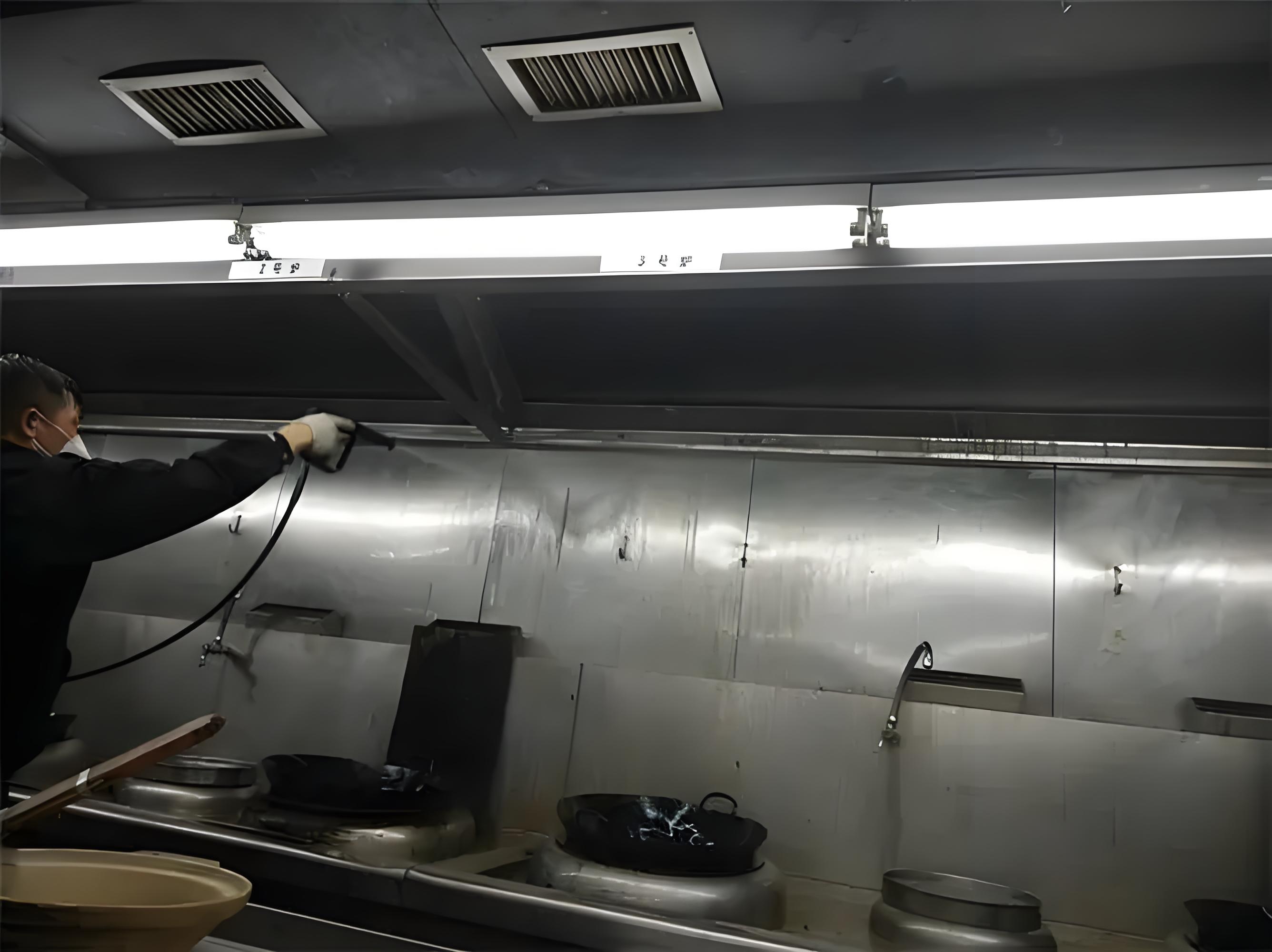 你知道商業(yè)廚房油煙機(jī)多久沒(méi)徹底清洗了嗎？